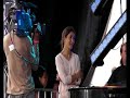 le 20 juillet sur le parvis du trocadero concert g�ant devant 10000 personnes pour les otages de colombie, cecilem chante sa 