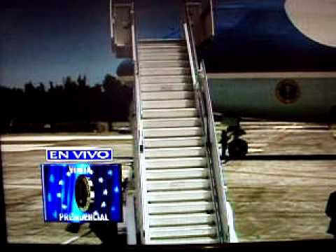 Youtube - Video: air force one en Puerto Rico - bajada del avion de nuestro presidente Barack Obama