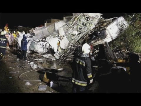 Taiwan plane crash: TransAsia Airways crash kills at least 40