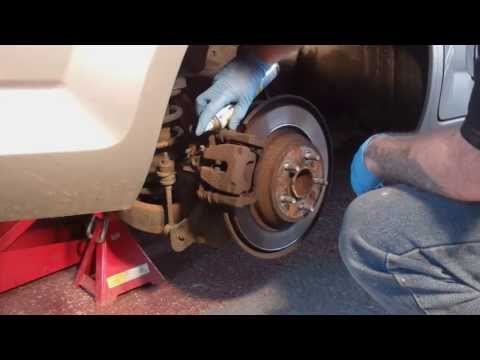 Brake fluid change/replace/flush (Ford Mondeo Mk4) using vacuum pump (Sealey VS020)