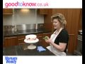 How to decorate a Poinsettia design Christmas cake - part 1