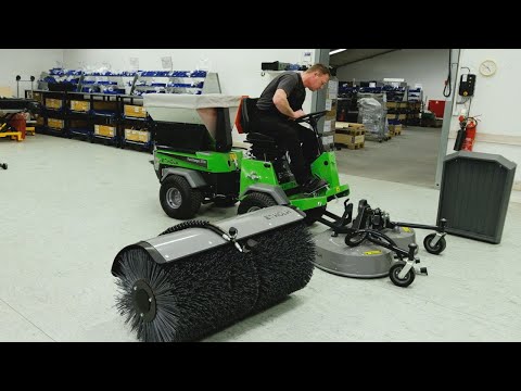 Park Ranger 2150 - Change of attachments (EN)