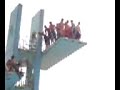 salto met bom van 10 meter.  ---Bob---