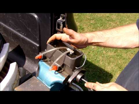 how to bench bleed a master cylinder video