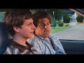 evan et seth sont deux amis pas tr�s fut�s qui ne peuvent pas se passer l'un de l'autre. pourtant, il va bien falloir qu'ils apprennent, parce que cette ann�e, ils sont inscrits dans deux universit�s diff�rentes ! 
pour ces deux-l�, il est temps d'affronter l'existence, les filles et leur destin, mais pour cela, ils doivent d'abord survivre � cette nuit fatidique, leur premi�re nuit, celle qui vous excite, vous terrifie et dont vous vous souviendrez toute votre vie !

date de sortie : 31 octobre 2007   
r�alis� par greg mottola
avec michael cera, bill hader, jonah hill
