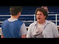 evan et seth sont deux amis pas tr�s fut�s qui ne peuvent pas se passer l'un de l'autre. pourtant, il va bien falloir qu'ils apprennent, parce que cette ann�e, ils sont inscrits dans deux universit�s diff�rentes ! 
pour ces deux-l�, il est temps d'affronter l'existence, les filles et leur destin, mais pour cela, ils doivent d'abord survivre � cette nuit fatidique, leur premi�re nuit, celle qui vous excite, vous terrifie et dont vous vous souviendrez toute votre vie !

date de sortie : 31 octobre 2007   
r�alis� par greg mottola
avec michael cera, bill hader, jonah hill