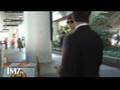 Zac Efron arrives at LAX 11.18.08