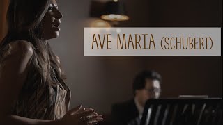 Ave Maria (Schubert) por Luciana Araújo