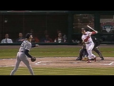 Video: David Bell hits inside-the-park HR in return to Cleveland