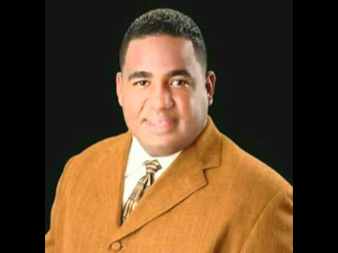 evangelista - Desde la República Dominicana el evangelista internacional Jonathan Piña su testimonio y predicando en una campaña.