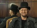 calvin russell fait parti des quelques artistes qui vivent le rock au plus profond de leur �me. c'est pour cette raison que nous avons voulu le rencontrer pour s'impr�gner de ce personnage et r�aliser ainsi le portrait le plus juste pour notre s�rie de reportage 