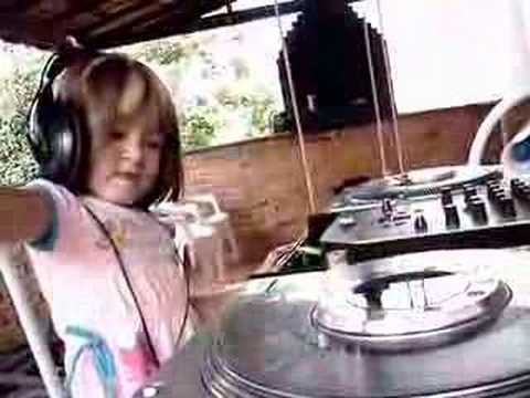 Pietra first DJ set - CDJ Technics SL-DZ1200