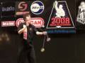videos de 2008world yoyo contest 4A 1min freestyle-TAKA tried 3 yoyos in 1 hand and failed.