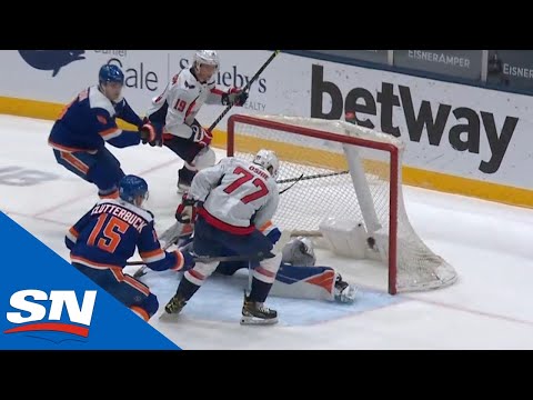T.J. Oshie Finishes Off Slick Capitals' Passing Play