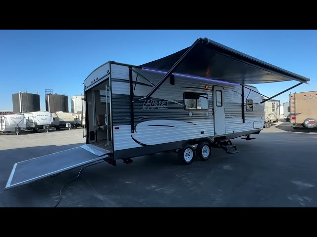 2016 Palomino Puma XLE 25FBC - COMING SOON in Travel Trailers & Campers in St. Albert