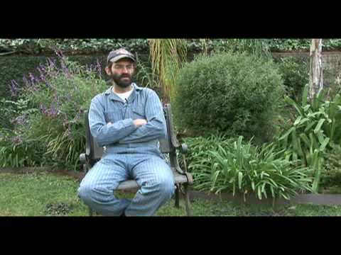 OfficialEels - Interview with E about the 2008 MEET THE EELS and USELESS TRINKETS compilation CD+DVD releases. More info at http://eelstheband.com.