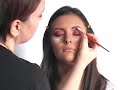 Un trucco d'impatto eseguito con un ombretto rosso acceso e un contorno occhi nero. Sono messi in evidenza i punti luce con il bianco che troviamo sotto la sopracciglia, nell'interno occhio e all'esterno dove linee di bianco e nero aprono lo sguardo e creano contrasto. Questo è un trucco fotografico ma che risulta idoneo anche a serate importanti o a occasioni dove è concesso eccedere.I nostri corsi spaziano dalla ricostruzione unghie al trucco, dai massaggi occidentali alle discipline olistiche come ayurveda, riflessologia plantare, ecc. Sul sito www.oligenesi.it troverete tutte le informazioni. Veniteci a trovare!