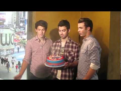 Joe Jonas celebró su cumpleaños junto a sus fans