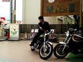 始動一発、気持ちのいい目覚めです、１９７４　カワサキのトリプル５００ＳＳマッハ