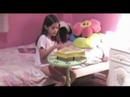 Barbara a los 6 años tocando el pianito