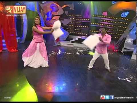 Balaji - Vadivel Balaji and Nandhini are performing in Romantic Round. Click here http://youtu.be/6vJIWyvlgyU to watch Full Episode.