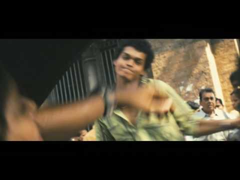 Watch Slumdog Millionaire Online