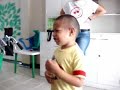 Elvis y Jose bailando Reggaeton
