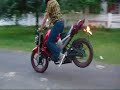 Stunts on FZ16 and R15.wmv
