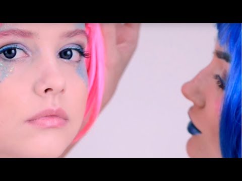 Adria Glamorous Blue - цветные линзы.