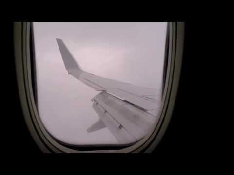 Посадка boeing 737 utair в дождь.