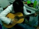 videos de Tentando tocar Wonderwall EMBRIAGADA...