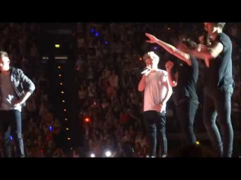 One Direction - TWITTER QUESTIONS - TMH Tour @ Munich,Germany 17/5/13