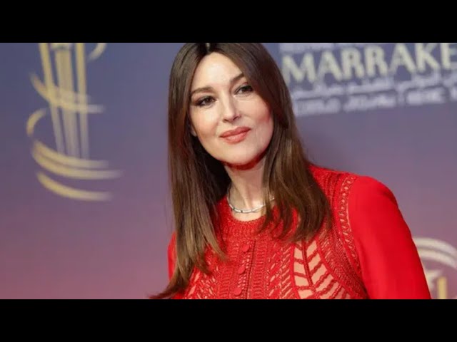 「イタリアの至宝」モニカ・ベルッチ、[Japan News]「ほとんど肌を隠さない」セクシーすぎるドレスの最新投稿とは？