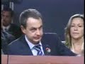 El rey de España, Juan Carlos, pidió que se callara al presidente venezolano, Hugo Chávez, cuando éste no dejaba hablar al presidente del gobierno español.El rey manda callar a Hugo Chavez - Why don't you shut up? Warum hälst du nicht den Mund?