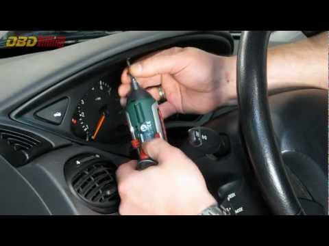 How to remove a Ford Focus instrument cluster [HD]