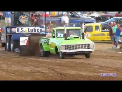 two wheel drive - Very short pulling class, but these trucks pull damn good for only 2 wheel drive.