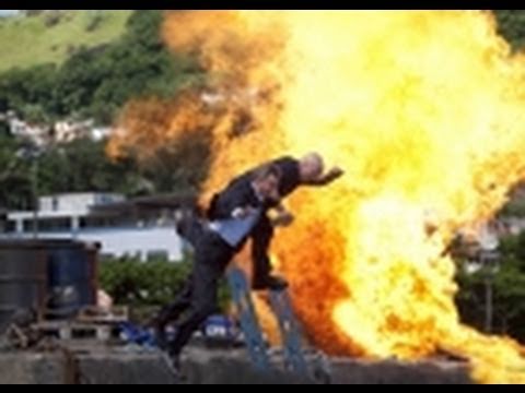 THE EXPENDABLES Trailer & Filmkritik deutsch german Kritik [HD]