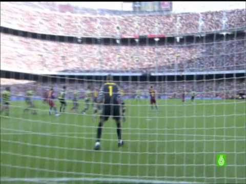 Esteban Vigo dirigiendo el Barcelona - H&eacute;rcules 2010-2011