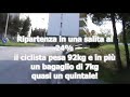 E-bike FLYER serie S in salita fischiettando E-bike FLYER serie S in salita fischiettando