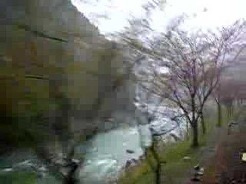 嵐山から保津川までのトロッコ列車の風景