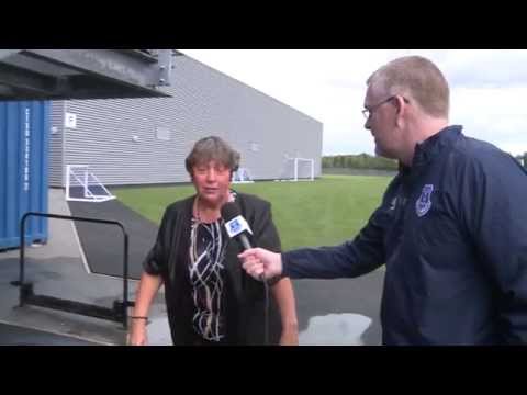 Roberto Martinez soaks his PA for the #IceBucketChallenge