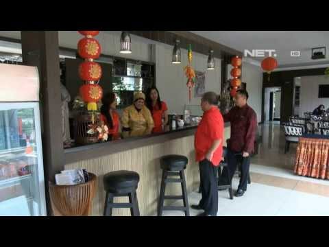 hotel di puncak - IMS - Pegawai Hotel di Puncak Pakai Costum Imlek OfficialNetNews merupakan Program berita yang berisi berita aktual (hard news, light news, entertainment new...