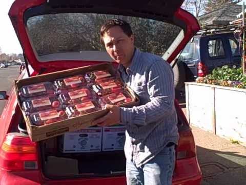 raw foodist - John from http://www.okraw.com shares with you what he eats on a plant based raw food diet. First, John will share the produce he purchased at the wholesale ...