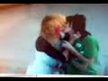 girls emo kiss