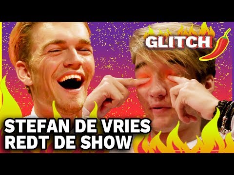 GIO wordt BLIND door ETEN VAN ALLERHEETSTE PEPER 😵 | Spicy Spel - GLITCH