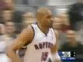 videos de Vince Carter HUGE reverse slam dunk vs. Pistons