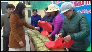 Phường Trưng Vương gói bánh chưng tặng hộ nghèo