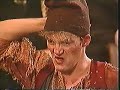 skibet i skilteskoven var en julekalender fra 1992, hvor bland andet linje 3, otto brandenburg, axel str�bye og tommy kenter optr�dte i:
http://imdb.com/title/tt0220935/