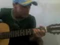 Everton tocando violao
