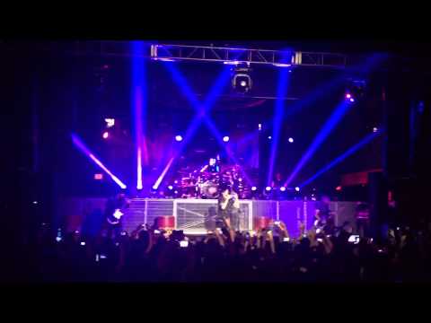 :: Chalk outline [live]